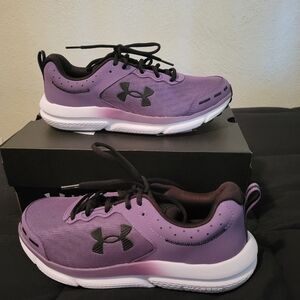 Under Armour Womens Charged Assert Sneakers
